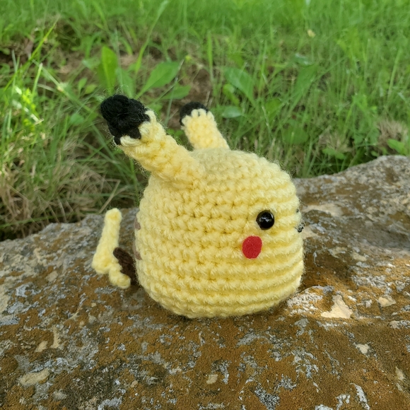 Chibi Pikachu Pokémon Amigurumi - Picture 7 of 8